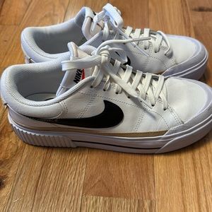 Nike court legacy lift size 7.5
